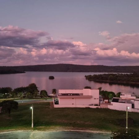 Enseada Nautico Apart Flat I Vista Para O Lago Corumba กัลดัสโนวัส ภายนอก รูปภาพ