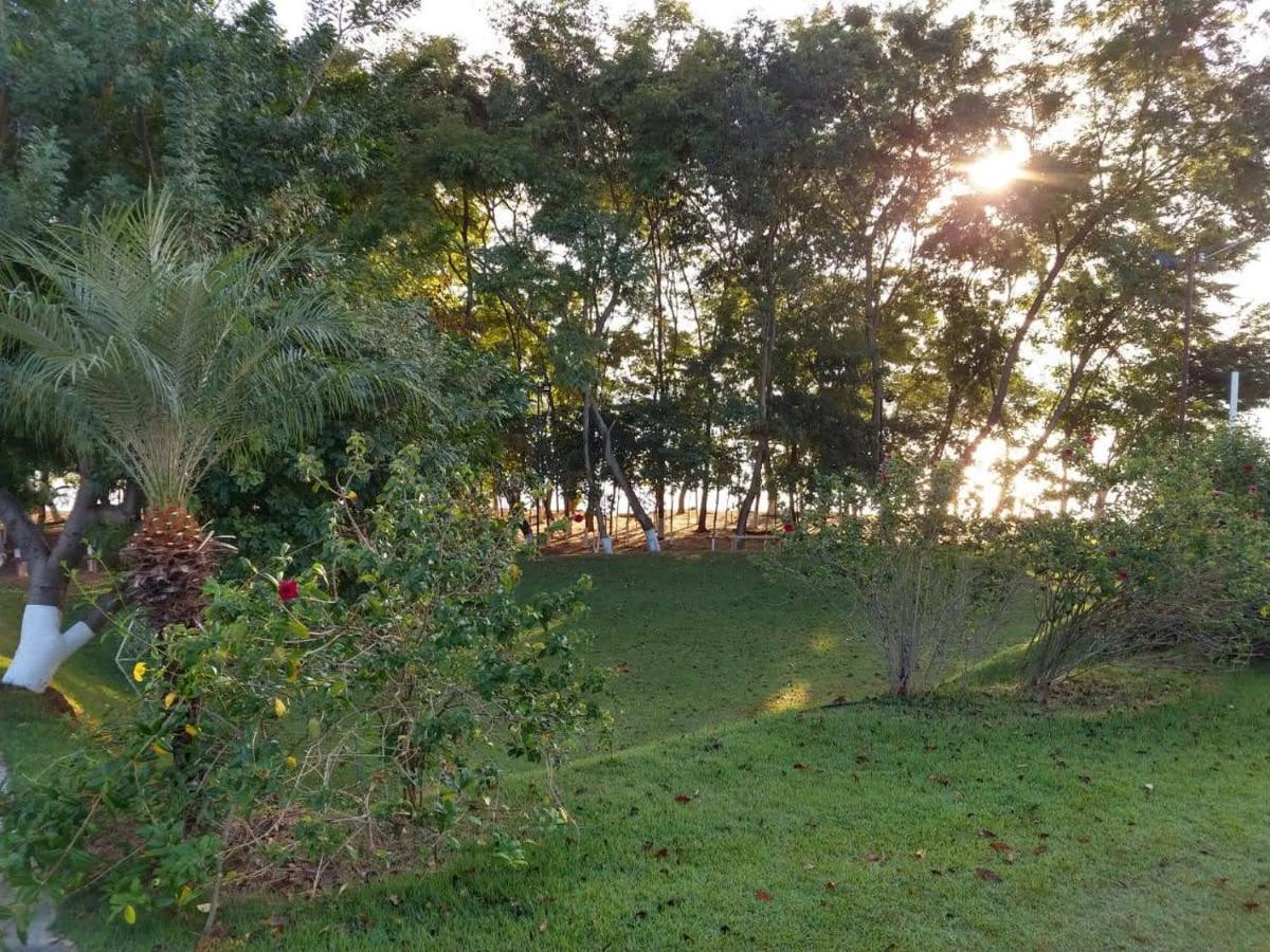 Enseada Nautico Apart Flat I Vista Para O Lago Corumba กัลดัสโนวัส ภายนอก รูปภาพ