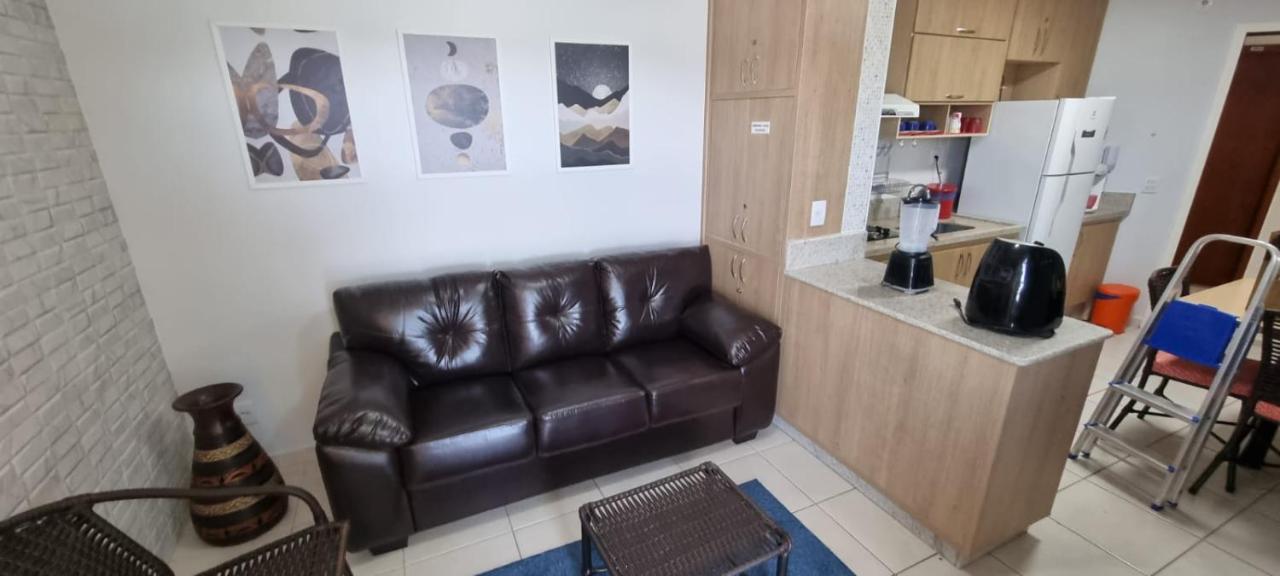 Enseada Nautico Apart Flat I Vista Para O Lago Corumba กัลดัสโนวัส ภายนอก รูปภาพ